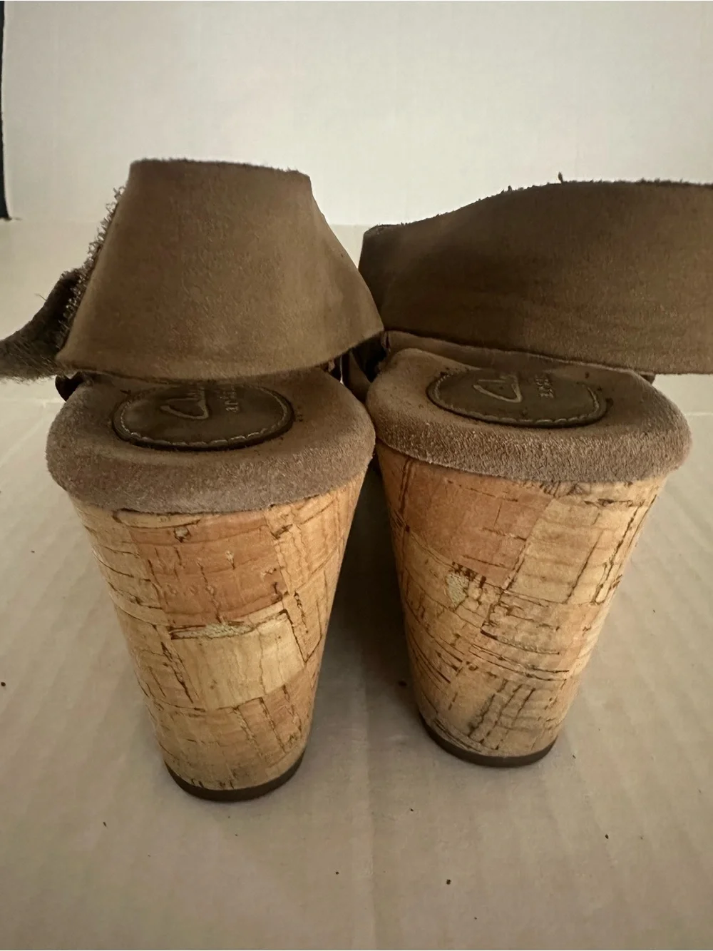 Clarks Artisan Caslynn Shae Cork Wedge Sandals Brown Tan Leather 3” Slingback 7M